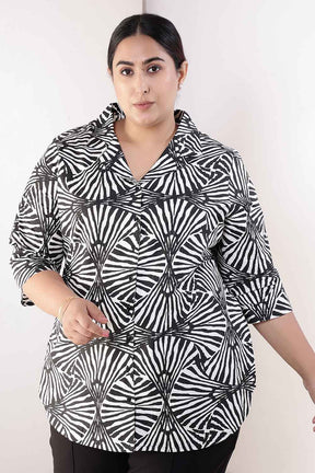 Plus Size Black & White Abstract Print Cuban Collar Cotton Shrt