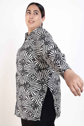 Plus Size Black & White Abstract Print High Slit Styled Cuff Cotton Shirt