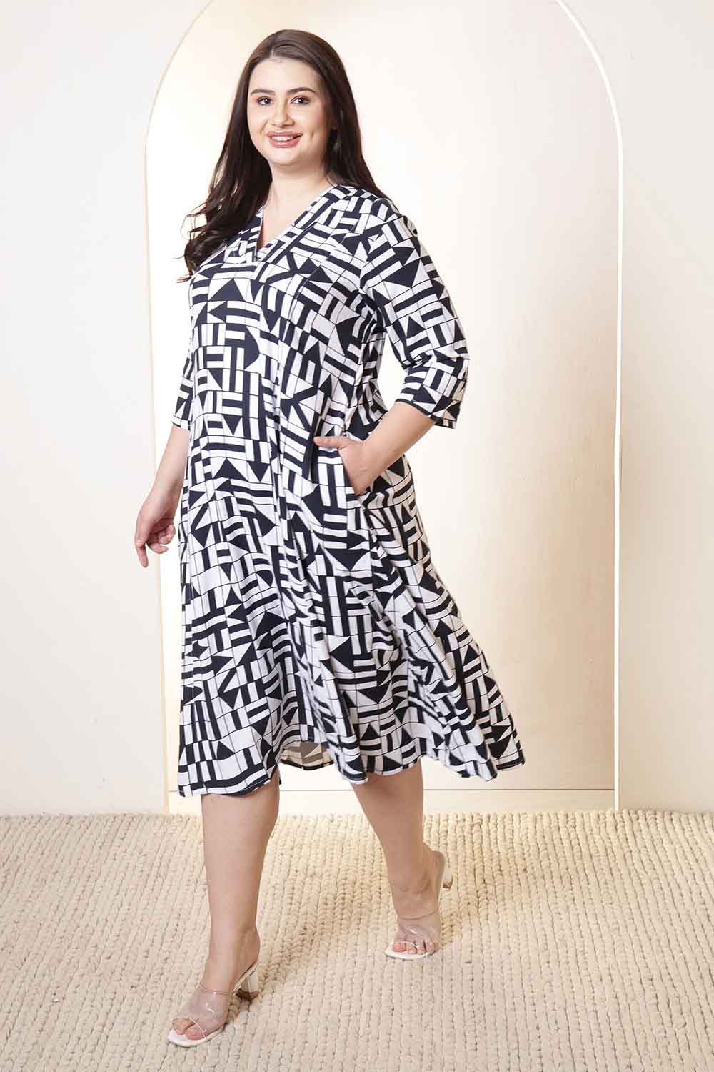 Comfortable Plus Size Black & White Geometric Print Cotton Midi Dress