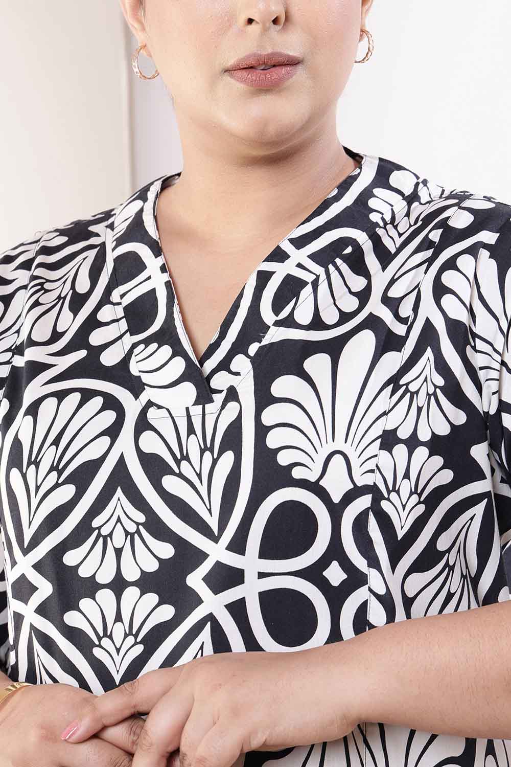 Plus Size Black & White Floral Print Cotton Midi Dress for Women