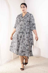 Plus Size Black & White Abstract Print Midi Dress