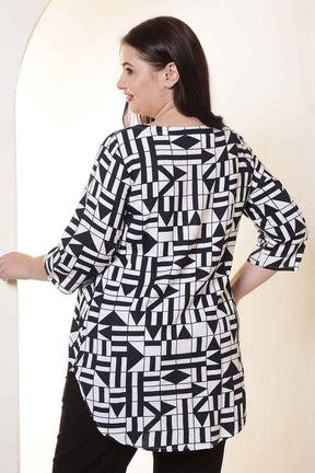 Plus Size Black & White Geometric Print V Neck Top