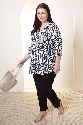 Plus Size Black & White Geometric Print V Neck Top