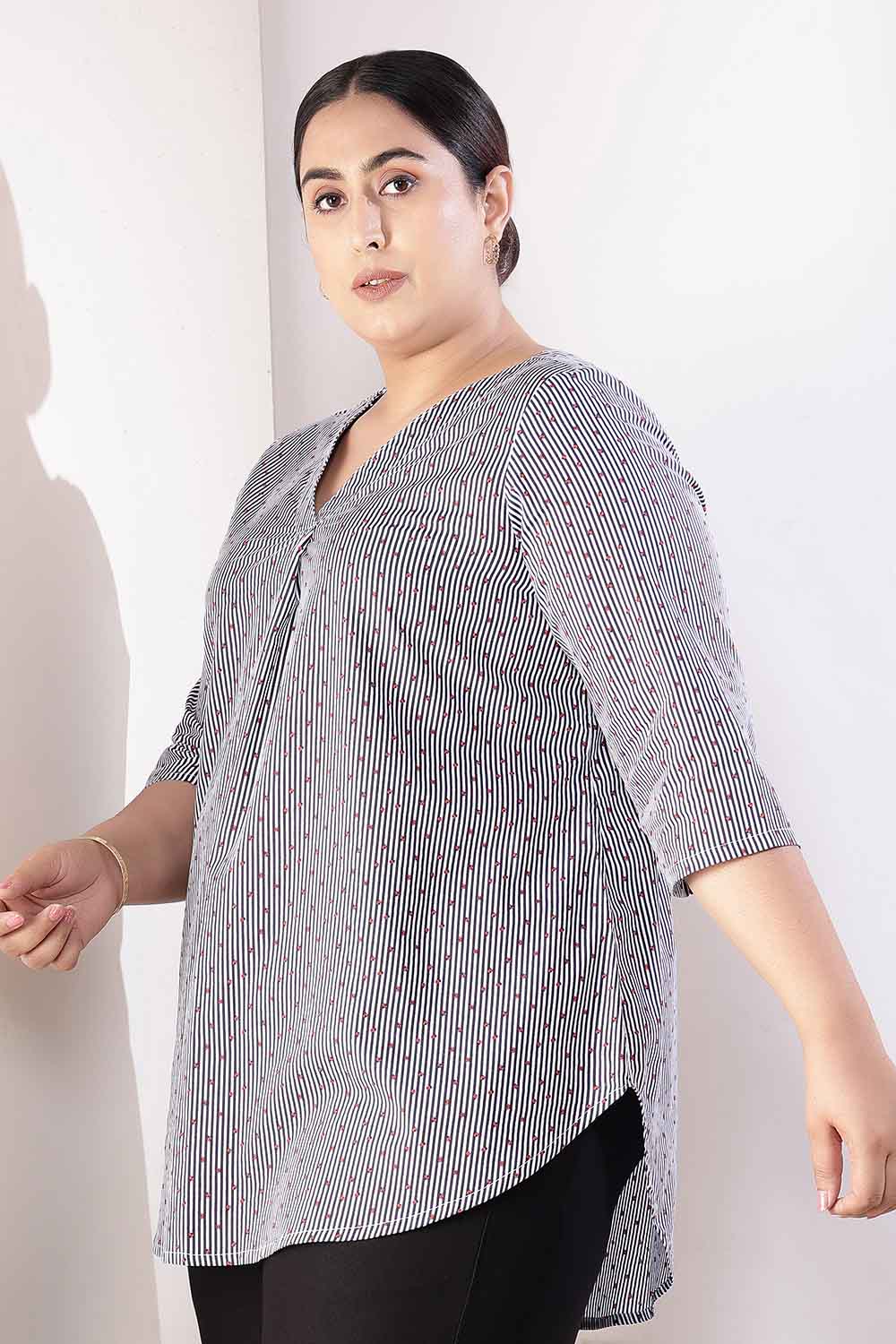 Comfortable Plus Size Little Beatle Striped Cotton V-Neck Top