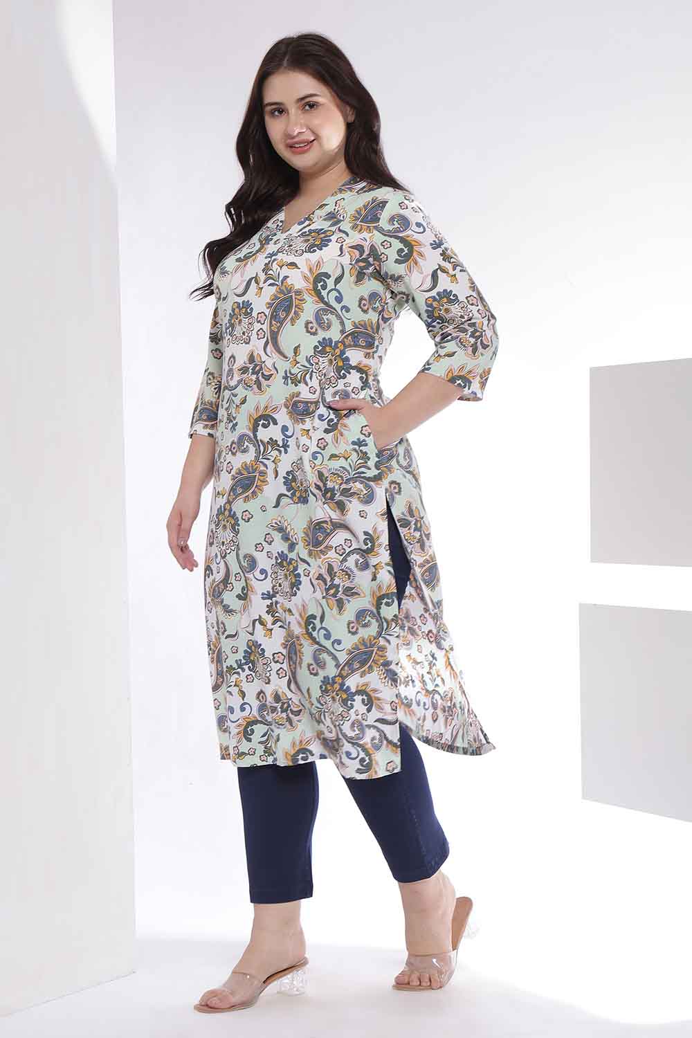 Plus Size Plus Size Green Paisley Print Cotton V Neck Kurta