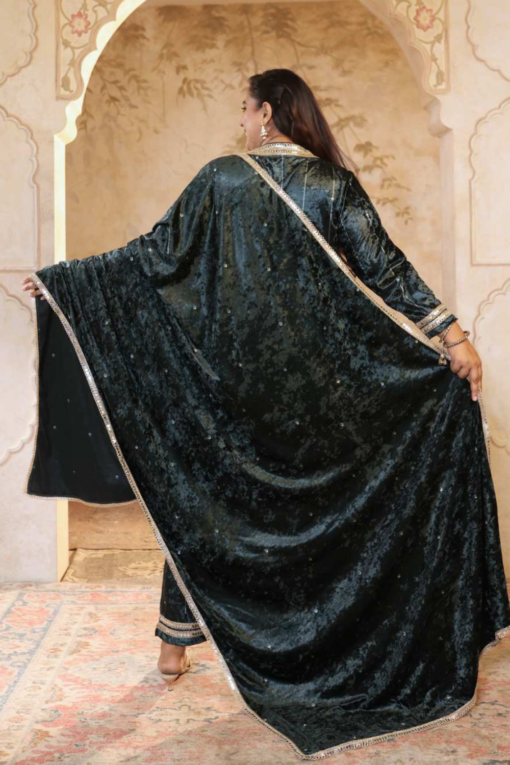 Plus Size Emerald Velvet V Neck Suit Set