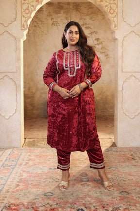 Plus Size Maroon Print Velvet V Neck Suit Set