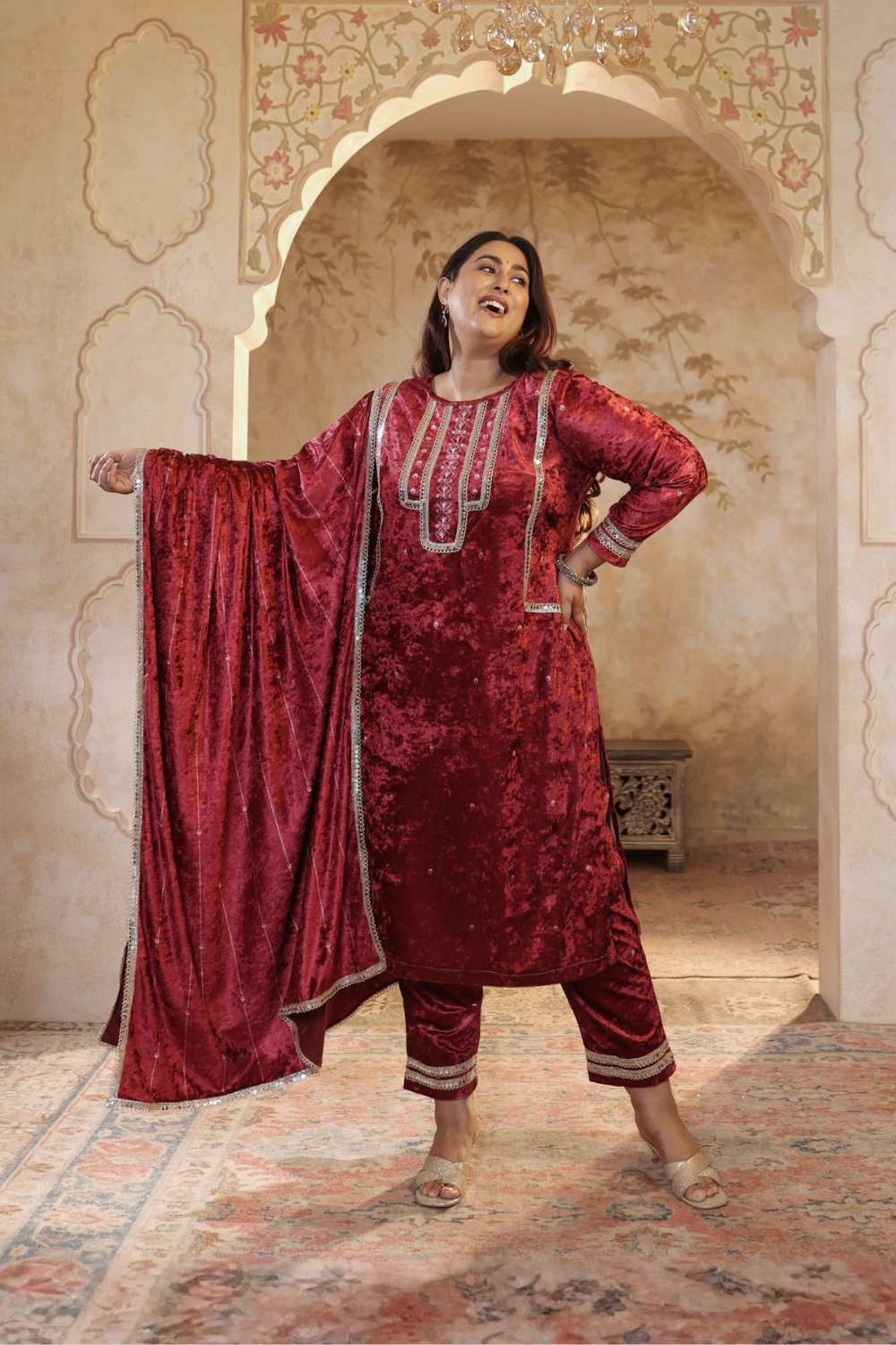 Plus Size Maroon Print Velvet V Neck Suit Set