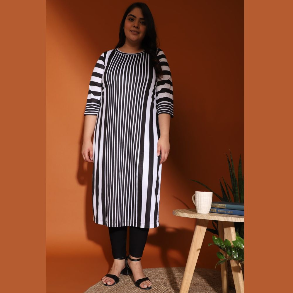 Buy online Black Self Design Straight Kurta from Kurta Kurtis for Women by  Svenja for ₹789 at 90% off | 2024 Limeroad.com