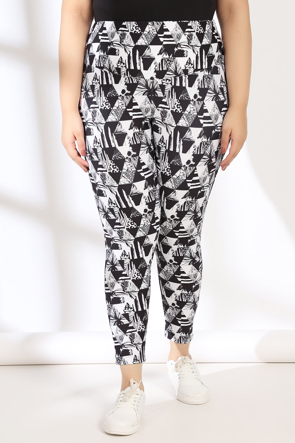 Amydus Monochrome Tropical Triangle Tummy Shaper Printed Plus Size Leggings