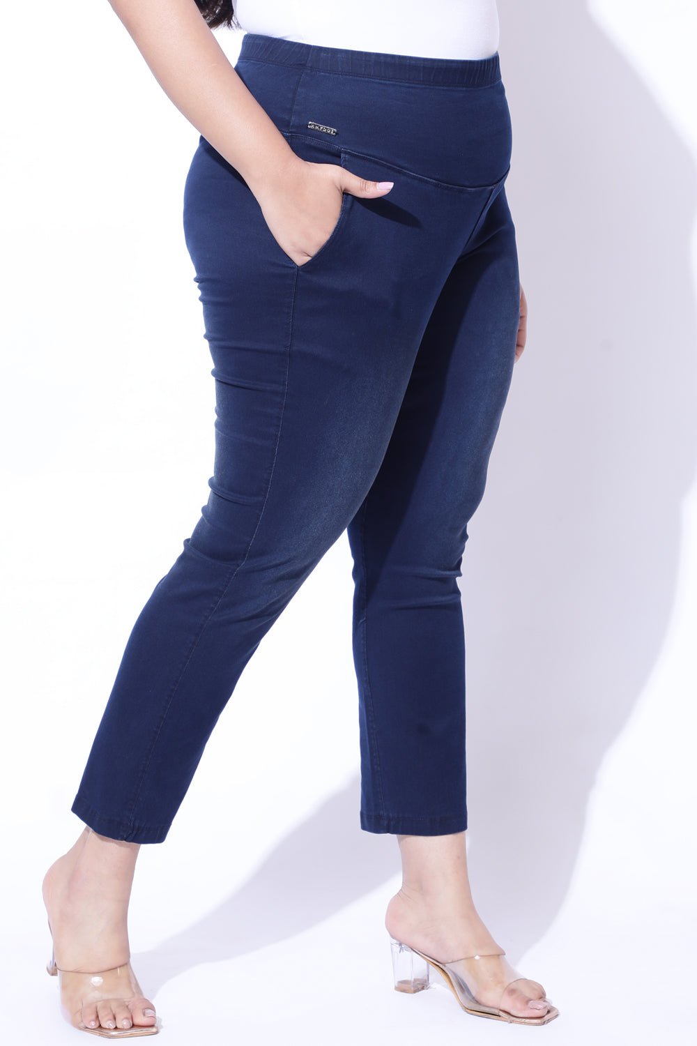 Comfortable Navy Blue Light Fade Straight Fit Jeans